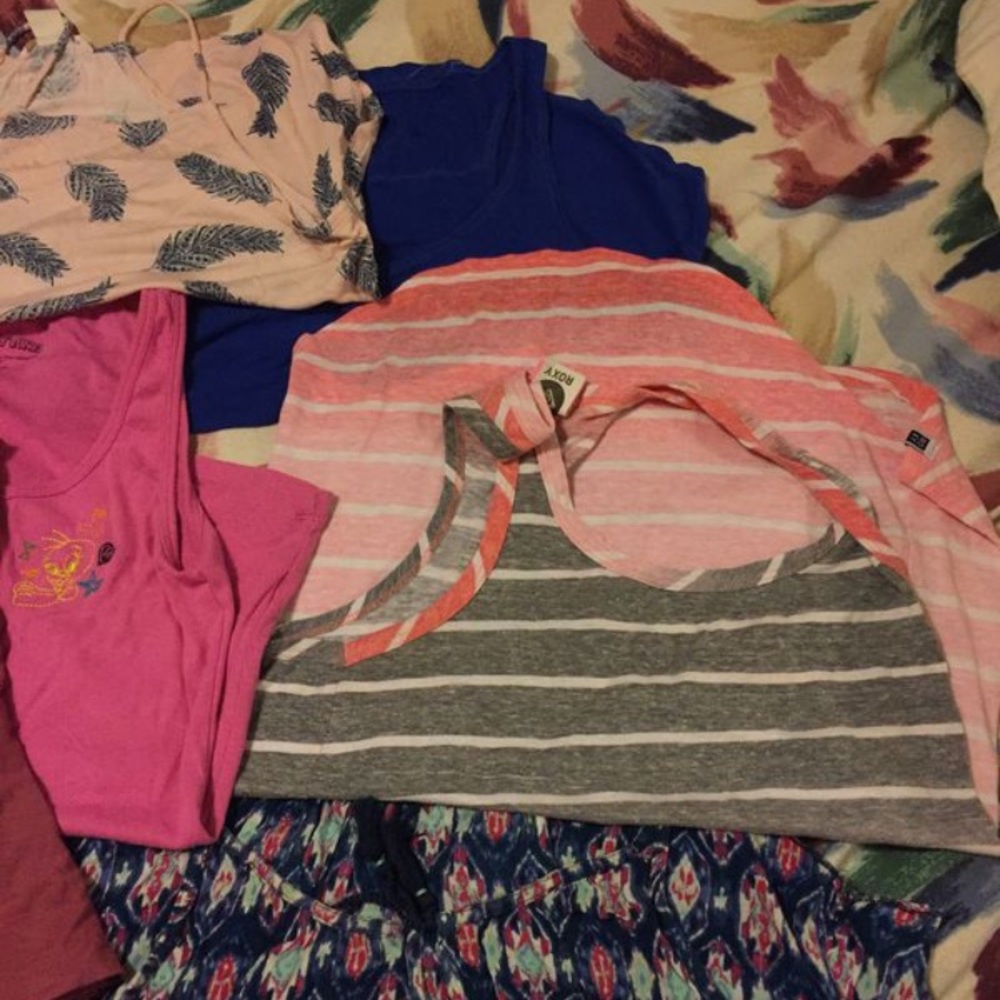 Clothes bundle - Picture 6 of 8